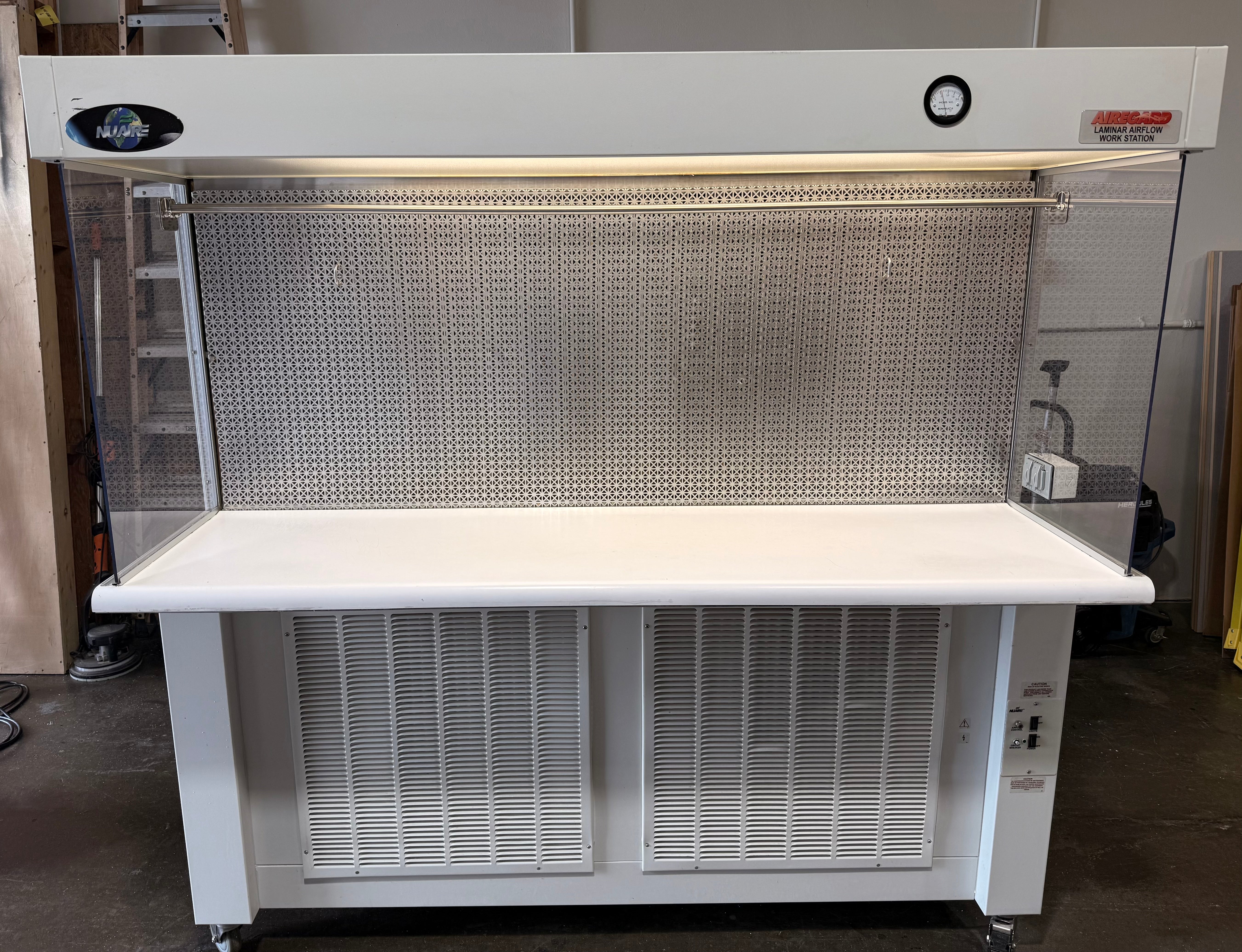 6ft Nuarie Laminar Flow Bench Used